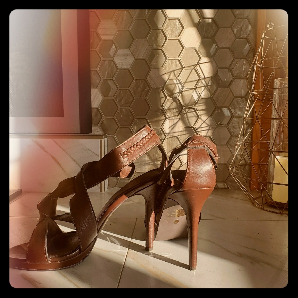 Brown womens scrappy sandal